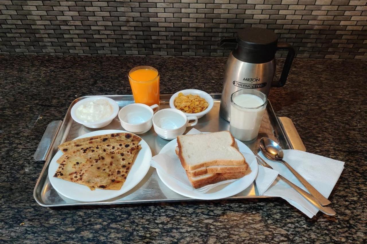 Hotel Radhe Continental Nainital Dış mekan fotoğraf